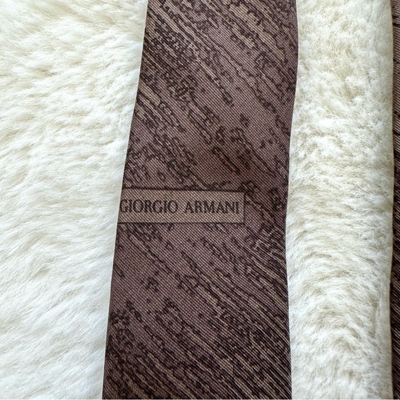 NWT!! Armani Collezione men silk tie Retail 225$ - Picture 2 of 6